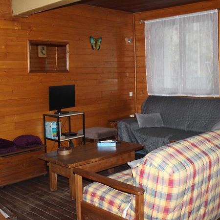 Maison De Charme Calme Entouree De Montagne Ussat Bagian luar foto