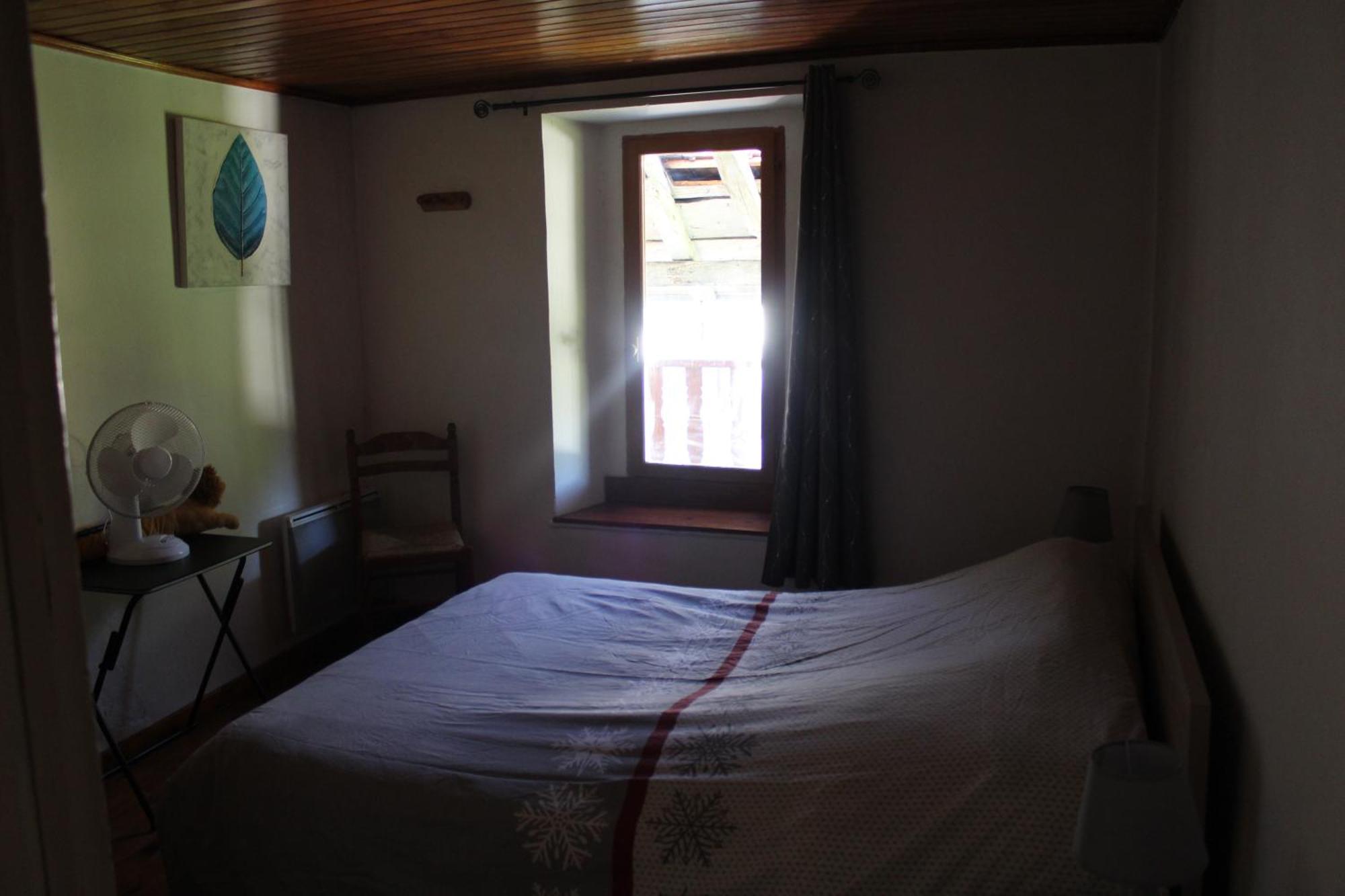 Maison De Charme Calme Entouree De Montagne Ussat Bagian luar foto