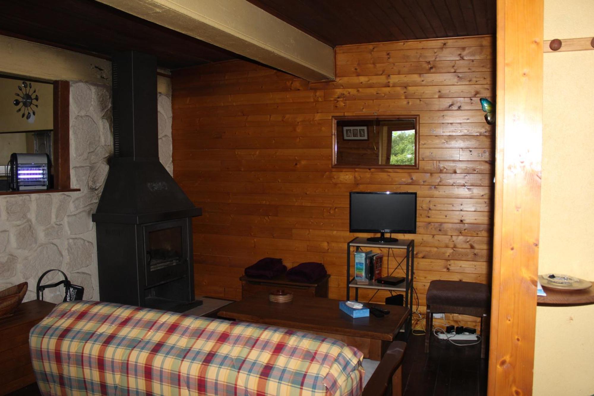 Maison De Charme Calme Entouree De Montagne Ussat Bagian luar foto