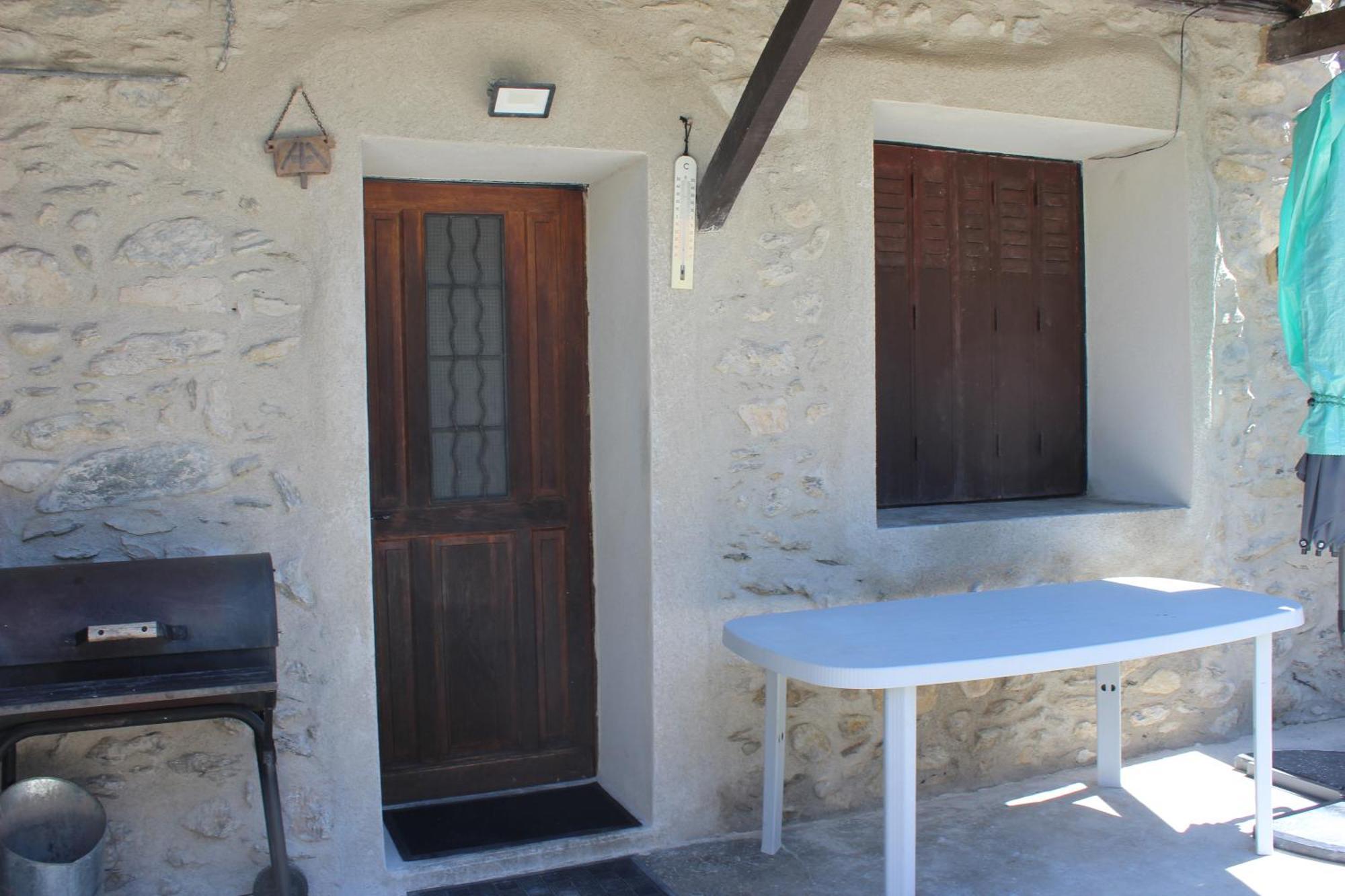 Maison De Charme Calme Entouree De Montagne Ussat Bagian luar foto